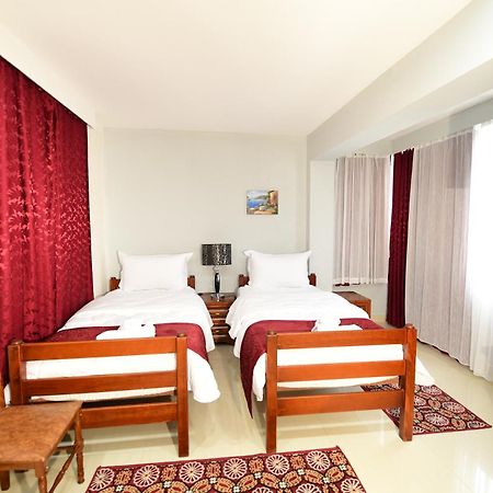 Zobo Hotel Shkoder Bagian luar foto