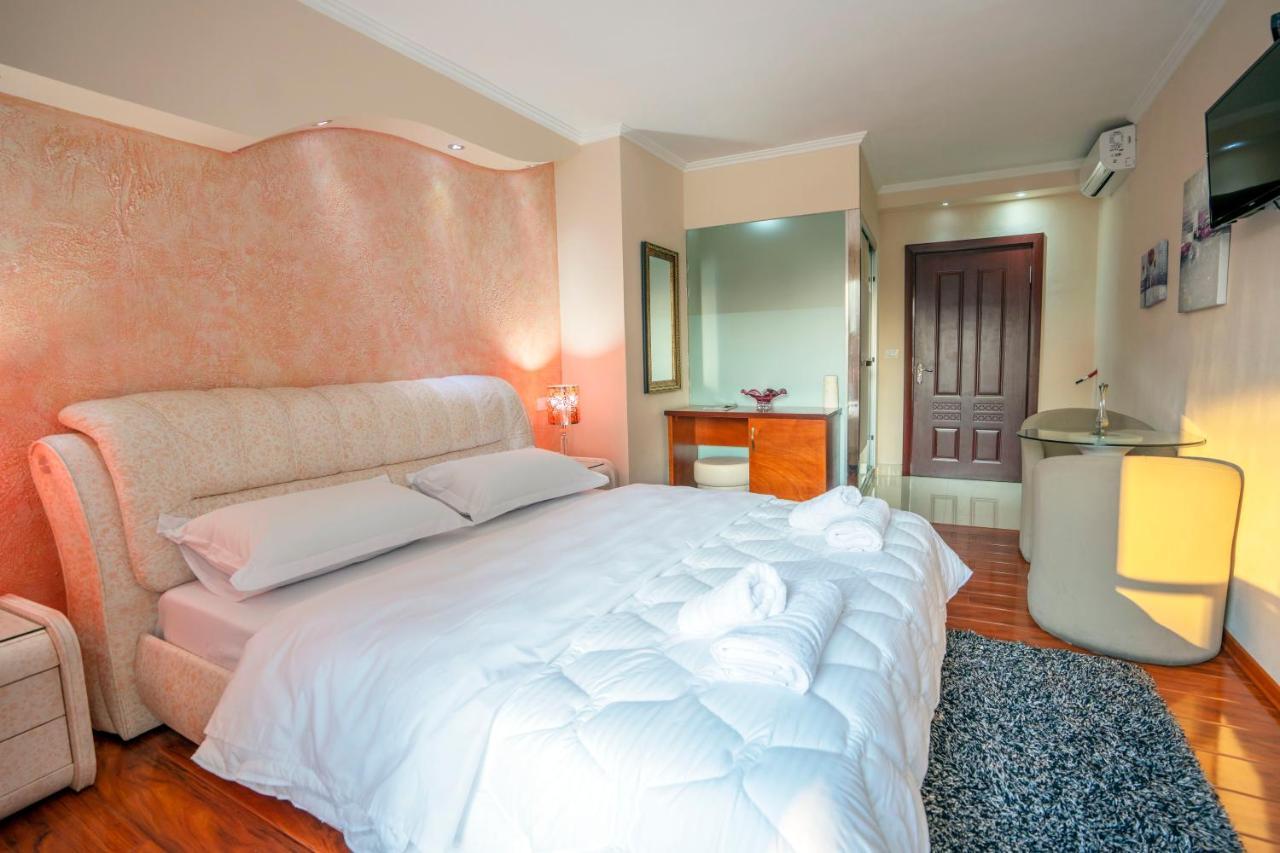 Zobo Hotel Shkoder Bagian luar foto
