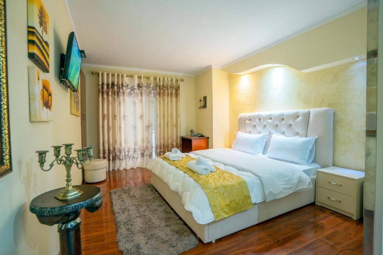 Zobo Hotel Shkoder Bagian luar foto