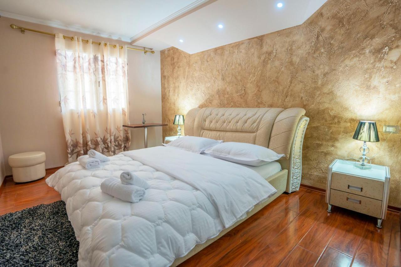 Zobo Hotel Shkoder Bagian luar foto