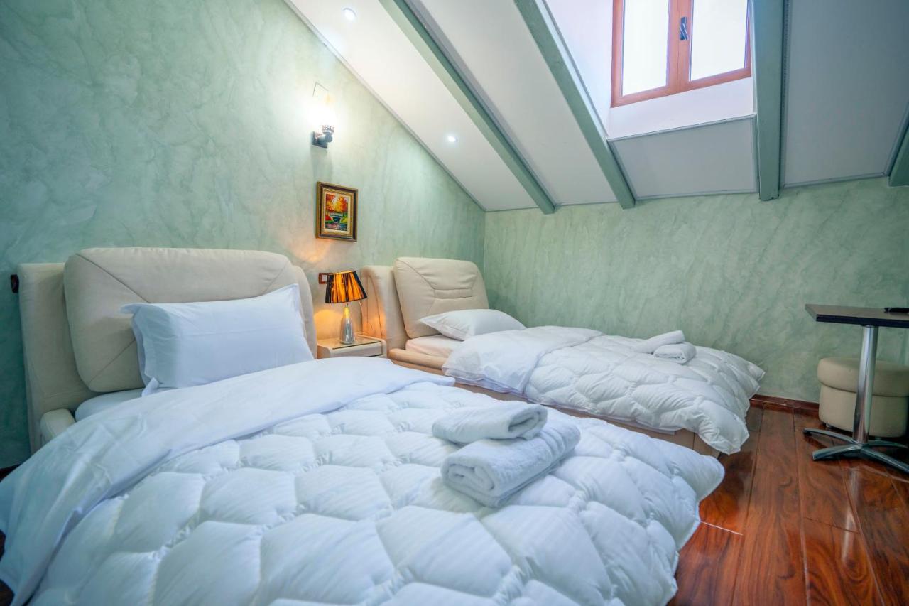 Zobo Hotel Shkoder Bagian luar foto