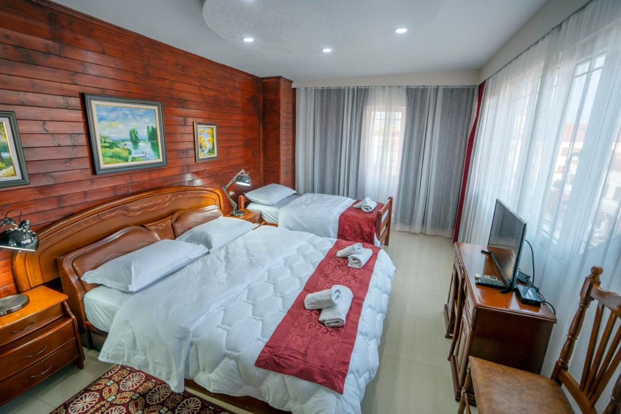 Zobo Hotel Shkoder Bagian luar foto