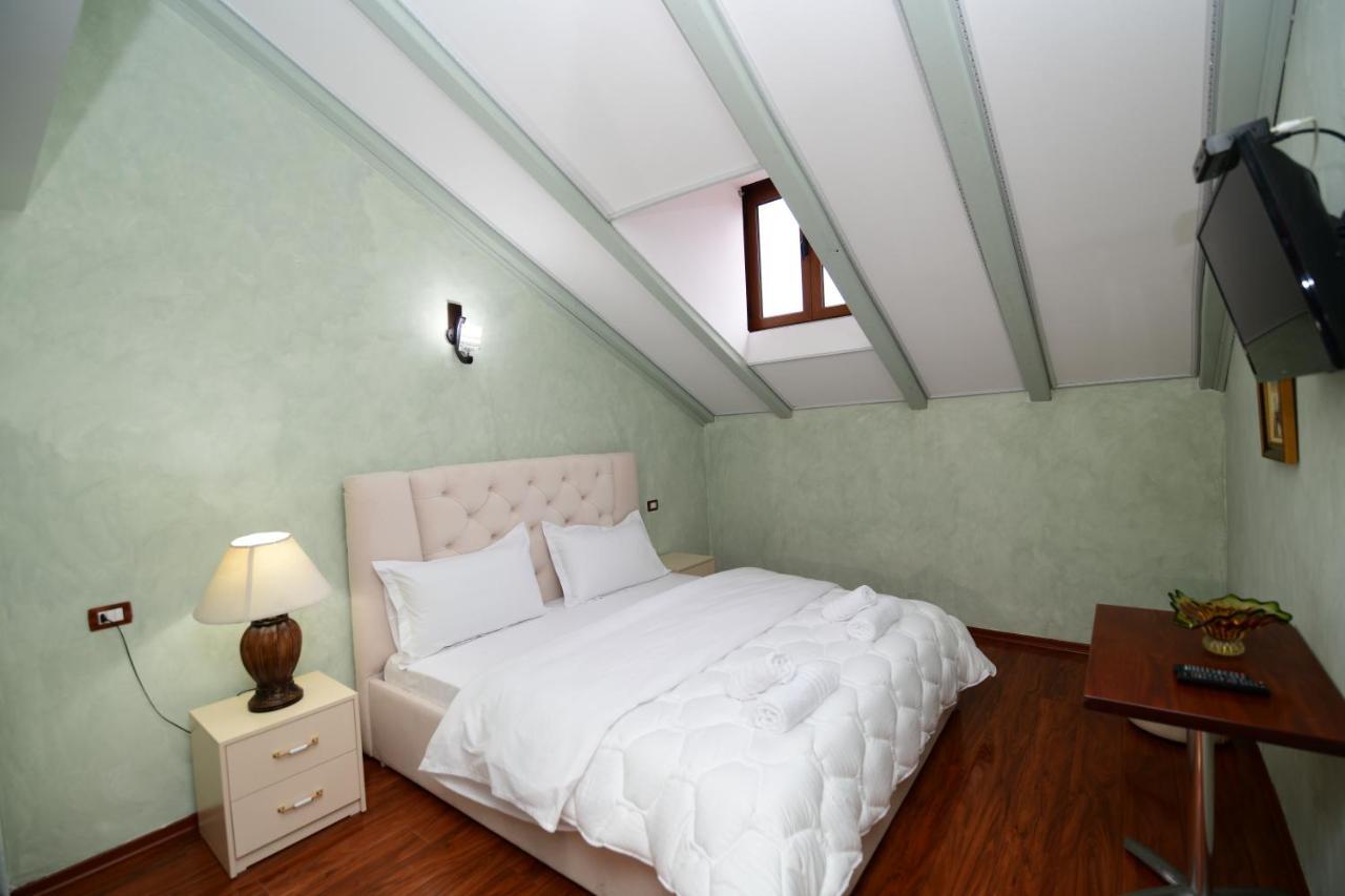 Zobo Hotel Shkoder Bagian luar foto