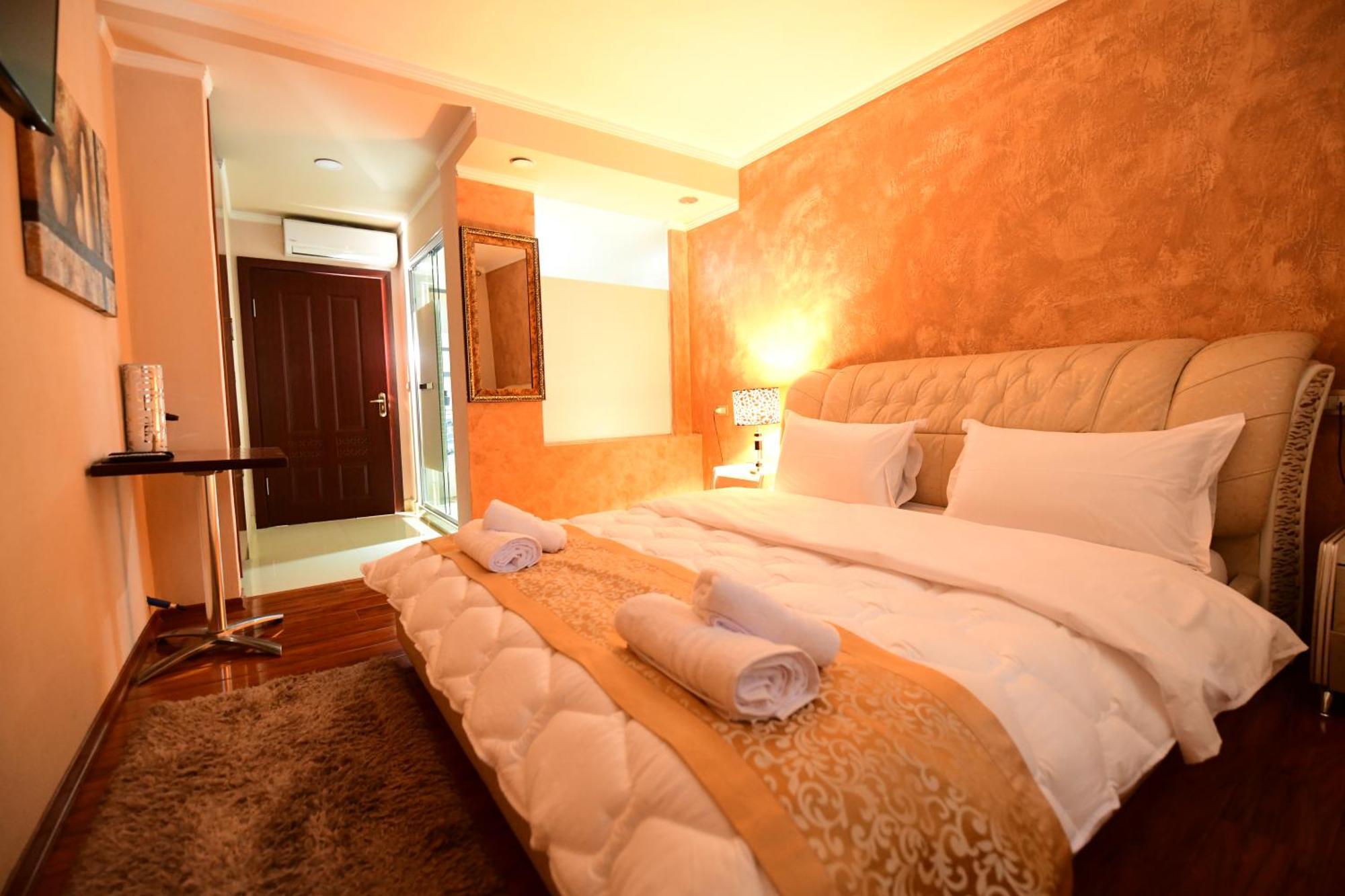 Zobo Hotel Shkoder Bagian luar foto